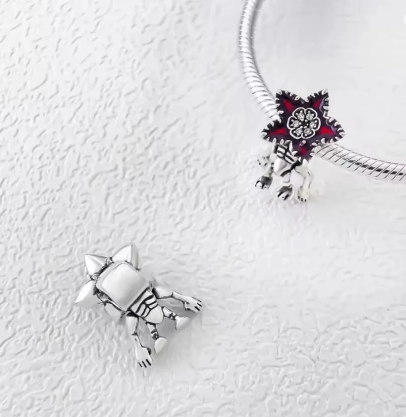 몬스터 킬러 플랜트 헬파이어 클럽 참, 레드 몬스터 플 - Women Accessories Pandora 리뷰 및 가격