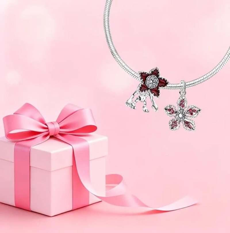 몬스터 킬러 플랜트 헬파이어 클럽 참, 레드 몬스터 플 - Women Accessories Pandora 리뷰 및 가격
